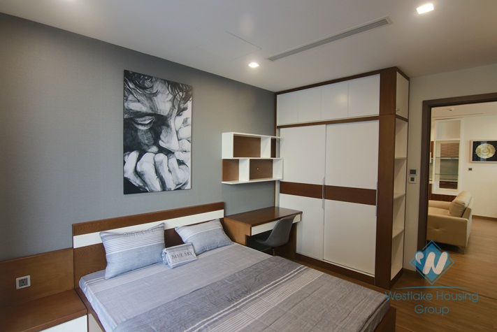 Nice three bedrooms apartment for rent in Vinhome Metropolis, Ba Dinh district, Ha Noi